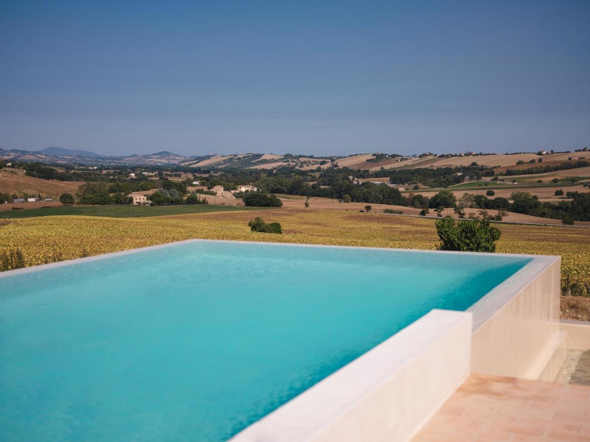 Bed and Breakfast Casale Tre Gelsi Чинголи Экстерьер фото