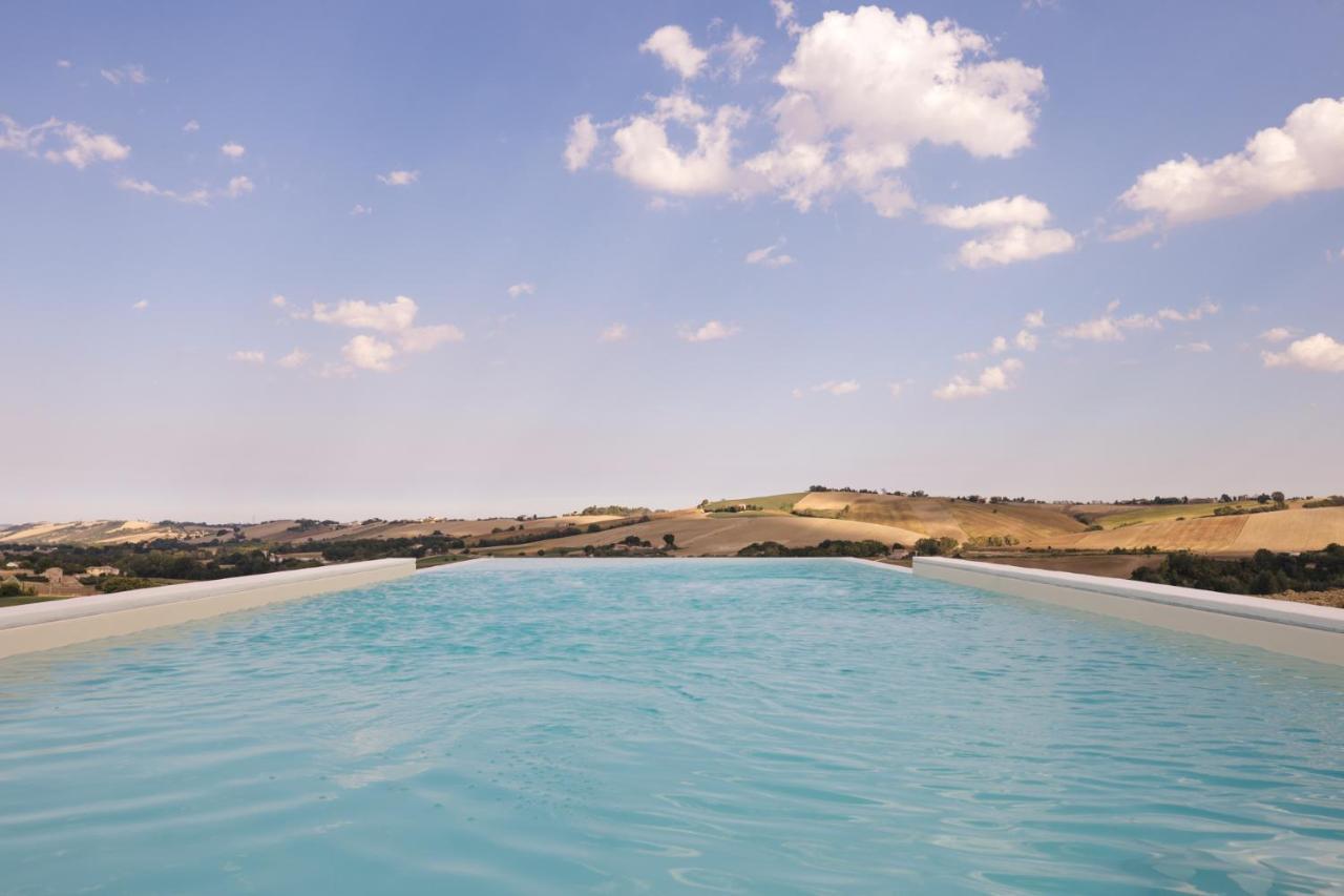 Bed and Breakfast Casale Tre Gelsi Чинголи Экстерьер фото