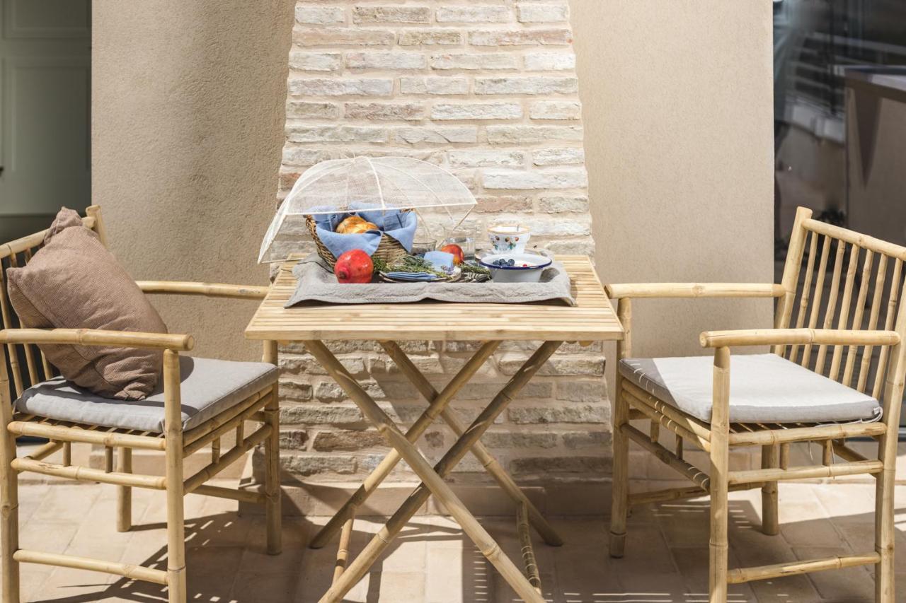 Bed and Breakfast Casale Tre Gelsi Чинголи Экстерьер фото