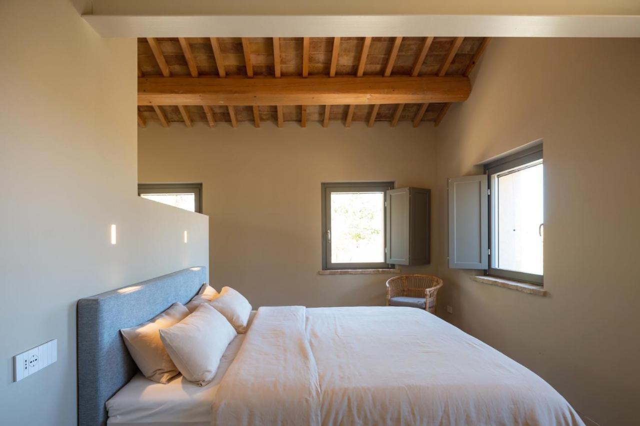 Bed and Breakfast Casale Tre Gelsi Чинголи Экстерьер фото