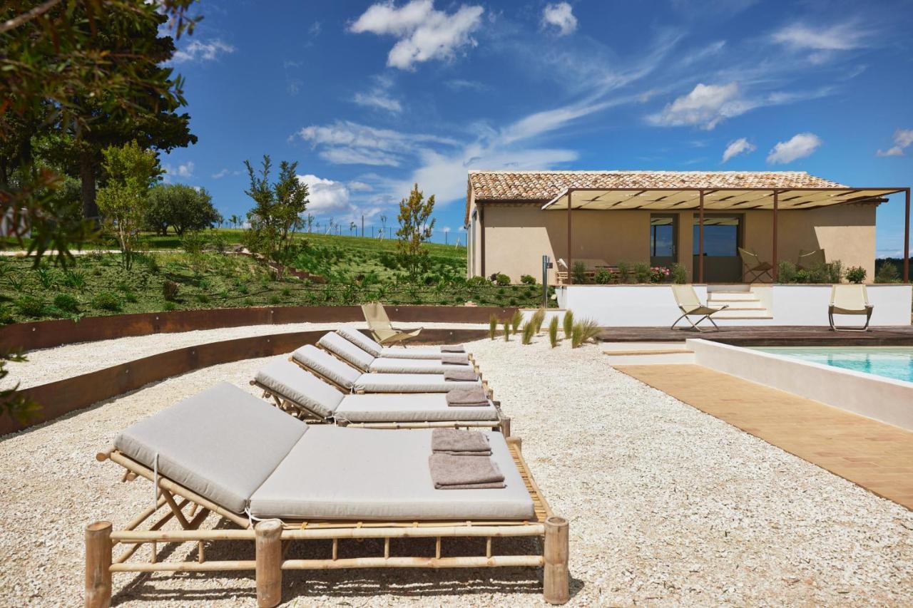 Bed and Breakfast Casale Tre Gelsi Чинголи Экстерьер фото